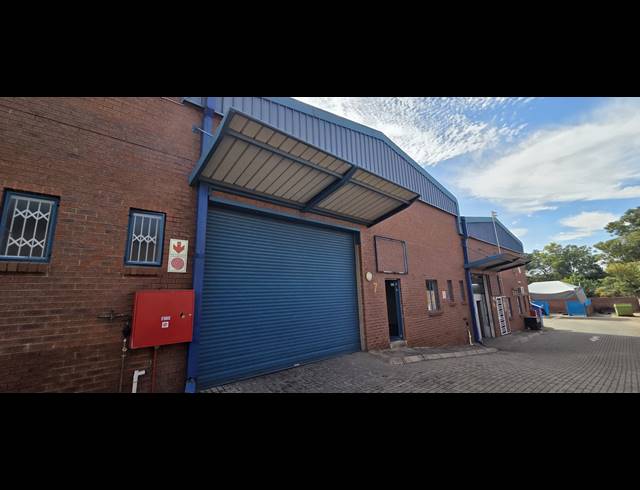 360M² WAREHOUSE TO LET IN RIVERSIDE PARK